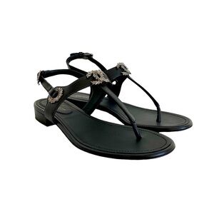 Chanel Black Calfskin Leather Interlocking CC leaf pattern thong flat sandals 38